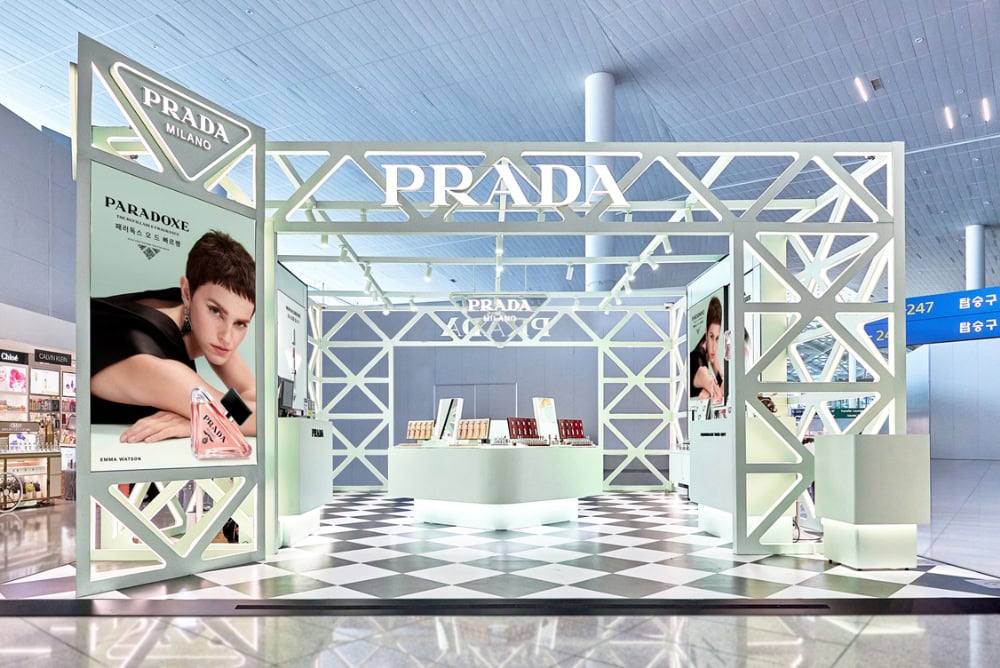 prada pop up store