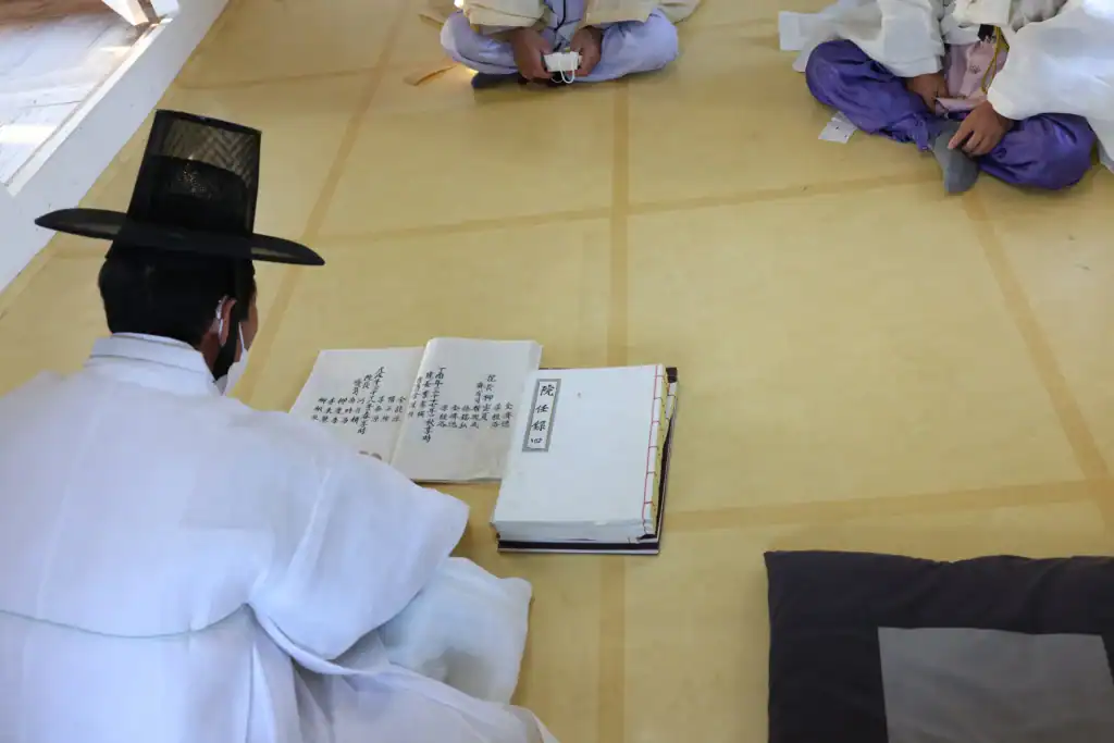 Why Korean Homes are Built on the Floor.The philosophy of Ondol