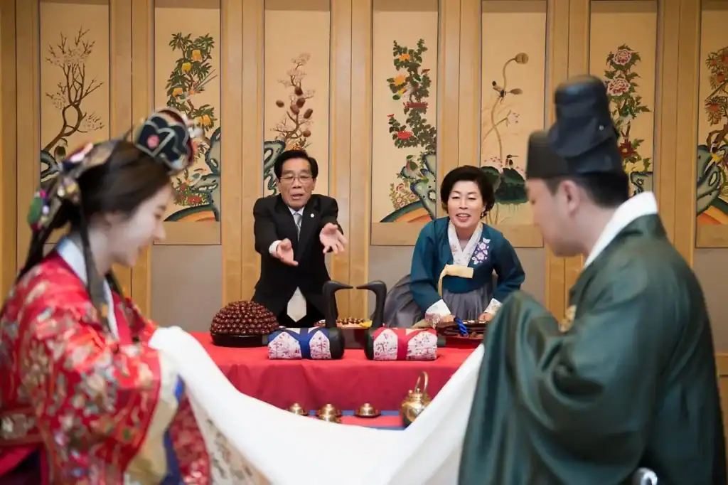The Evolution of Korean Weddings from Traditional to Modern